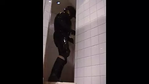 Roxina kask içinde boşalıyor