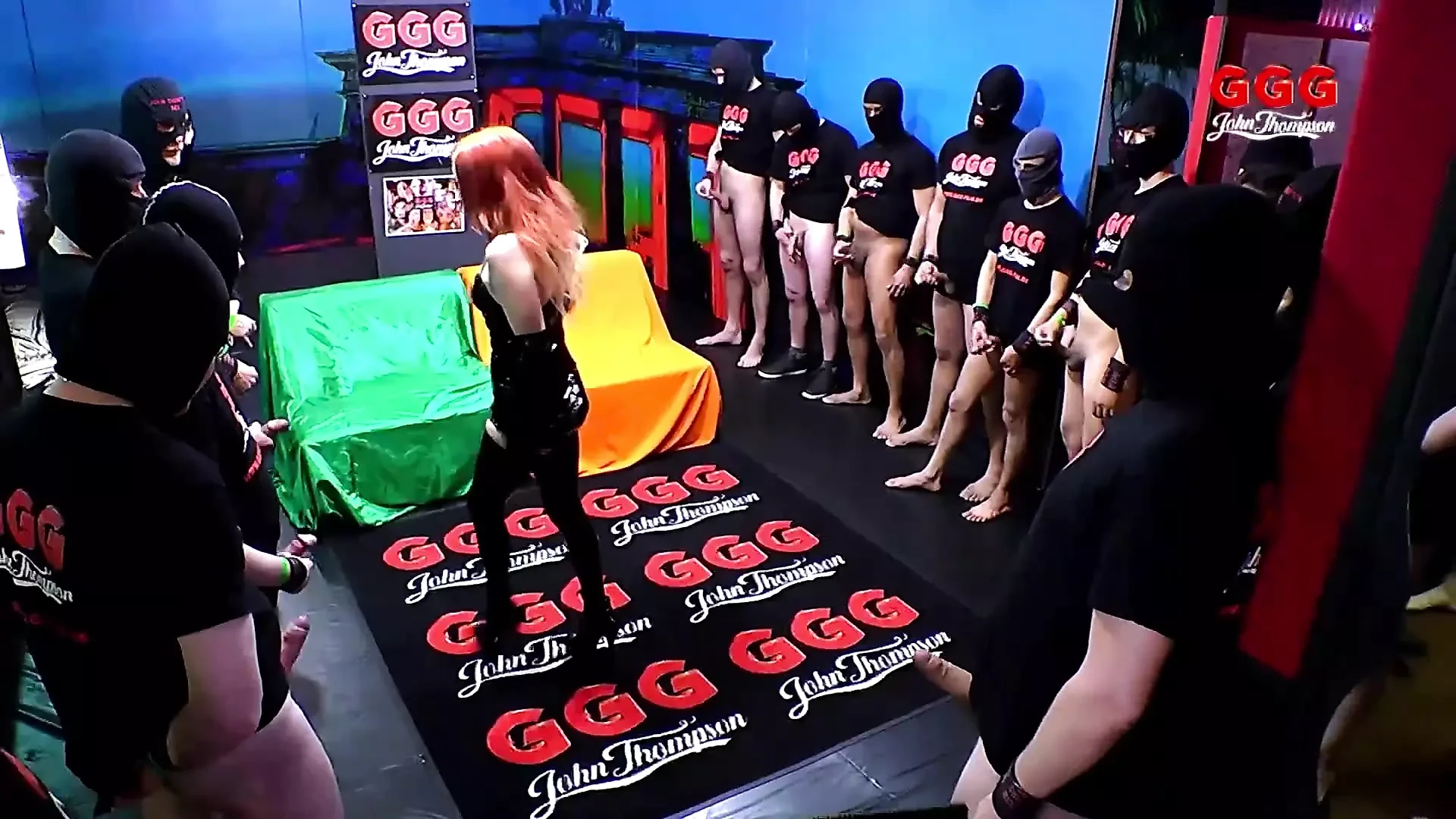 Ggg John Thompson toont gangbang sperma schieten op zijn best
