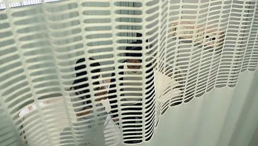 Aku tahu ini salah buat ayah tiriku sendiri, tapi aku masih suka digodain