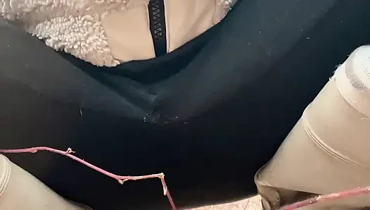 Pinkeln Sexy Im Wald, so Cool