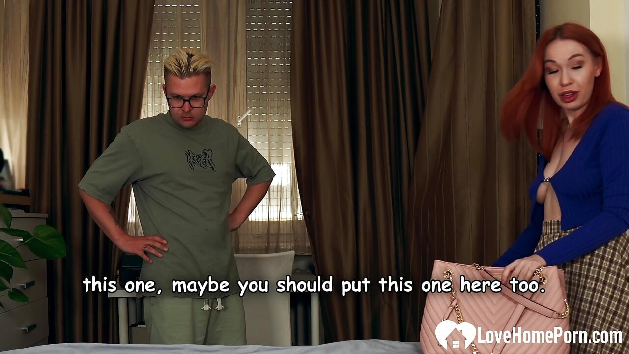 Um quarto com madrasta se transforma em noite de foda dura