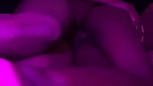 Sexy ebenholz 18-jährige enge saftige muschi wird von bbc hart von hinten gefickt
