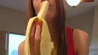 Imagine what this teen hottie would do with your cock