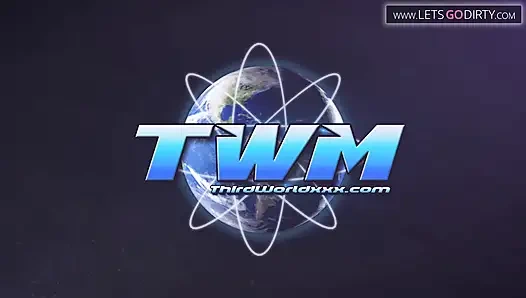 Orta yaşlı seksi kadın canavar siyah yarakla beyaz amcığını sikip boşaltıyor