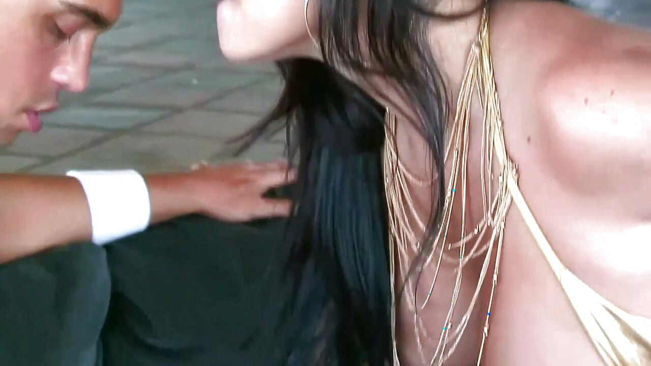 Gold Chain Slut Gets Pounded Hard on the Couch