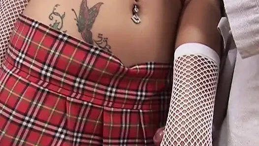 Грязная японская шлюха подсела на грубый хардкорный трах