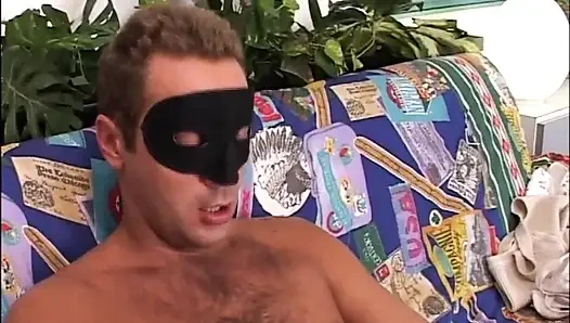 Mükemmel vücutlu harika büyük memeli amatör maskeli orta yaşlı seksi kadın sikiliyor ve büyük yarakla ağzına boşalıyor