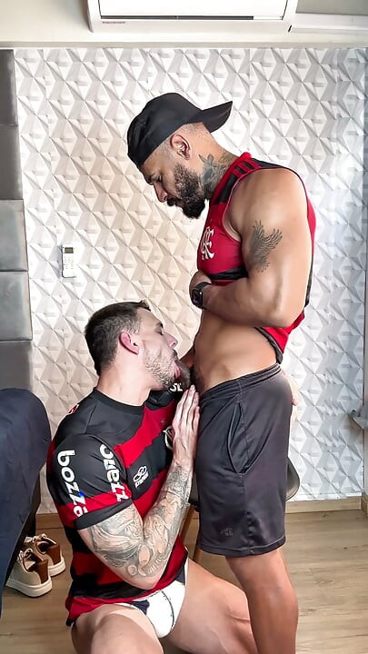 Flamengo Fans Get Dirty: Hung Top Breeds Me Bareback