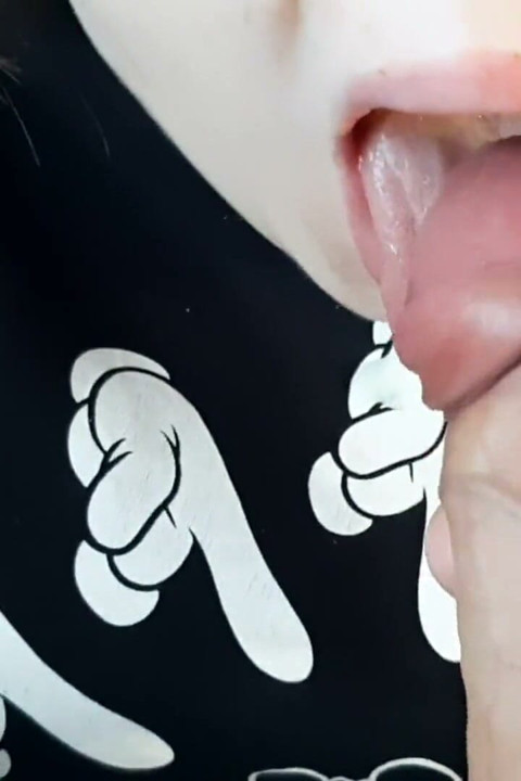 Blowjob from a girl of kindness