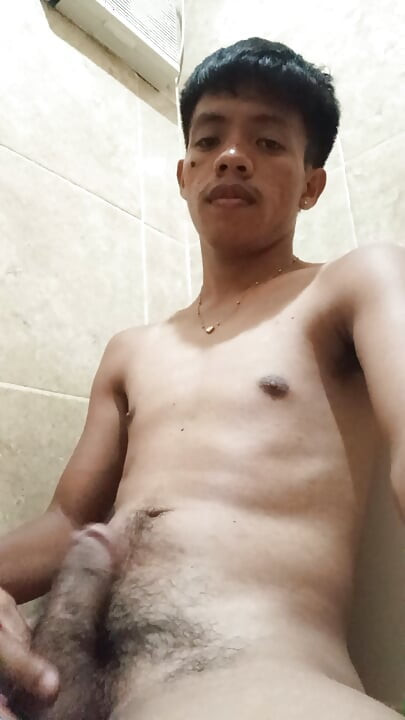 Jameson’s Steamy Solo Shower Wank & Explosive Cumshot