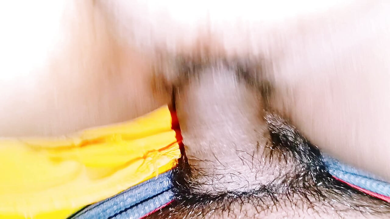 Indisk bilsex. Desi styvmamma cowgirl knullar styvson stor kuk i bilen. Telugu smutsiga samtal