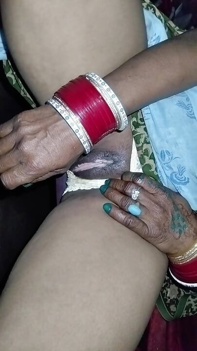 Hintli baldız içine vegan sokuyor