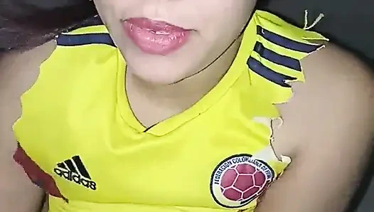 Челенж постарайтесь не кончить с этой испанской женщиной с большими идеальными натуральными сиськами подсела на анал и глубокую глотку, эта сучка