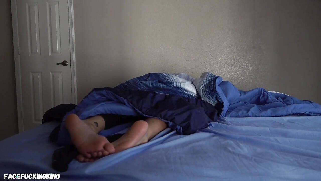 I Surprise Wake up My 18 Yr Old Assistant with a Creampie