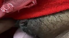 Indisches desi-mädchen fickt mit freund im roten höschen. Virales Mms video