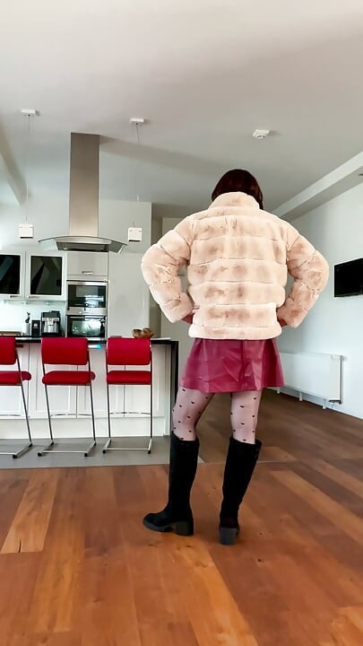 Nicki-Crossdress sexy Leather-Dress, Tights and Boots