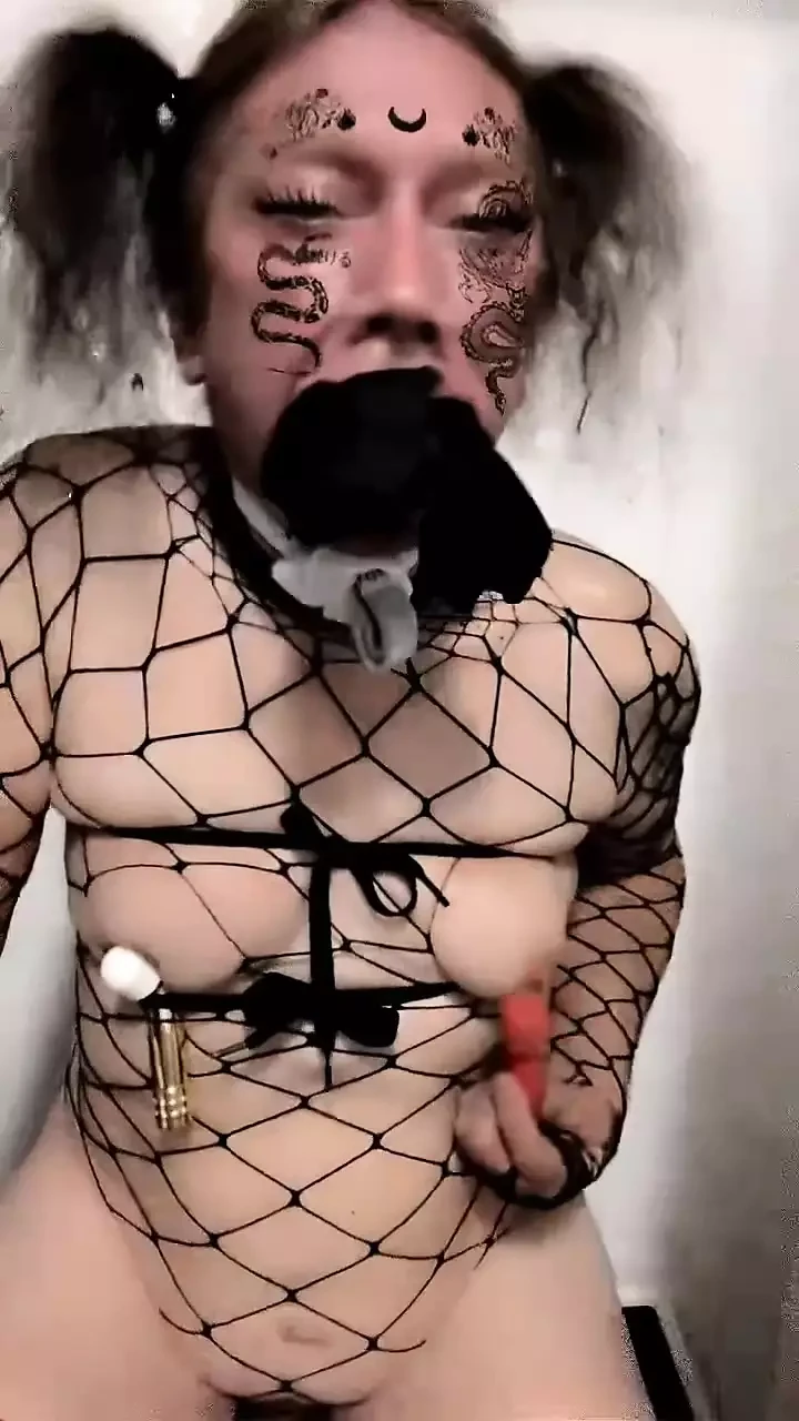Slutty trans Kellie getting off