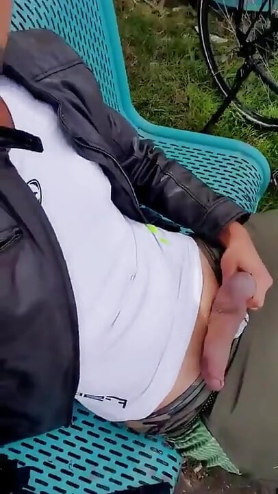 Slutboyben cam4 expuesta públicamente en el área de crucero