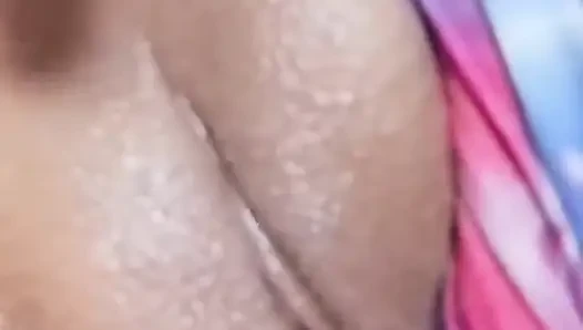 Gara-gara kamu selingkuh sama cowok ini, aku unggah videonya untuk nunjukin dia