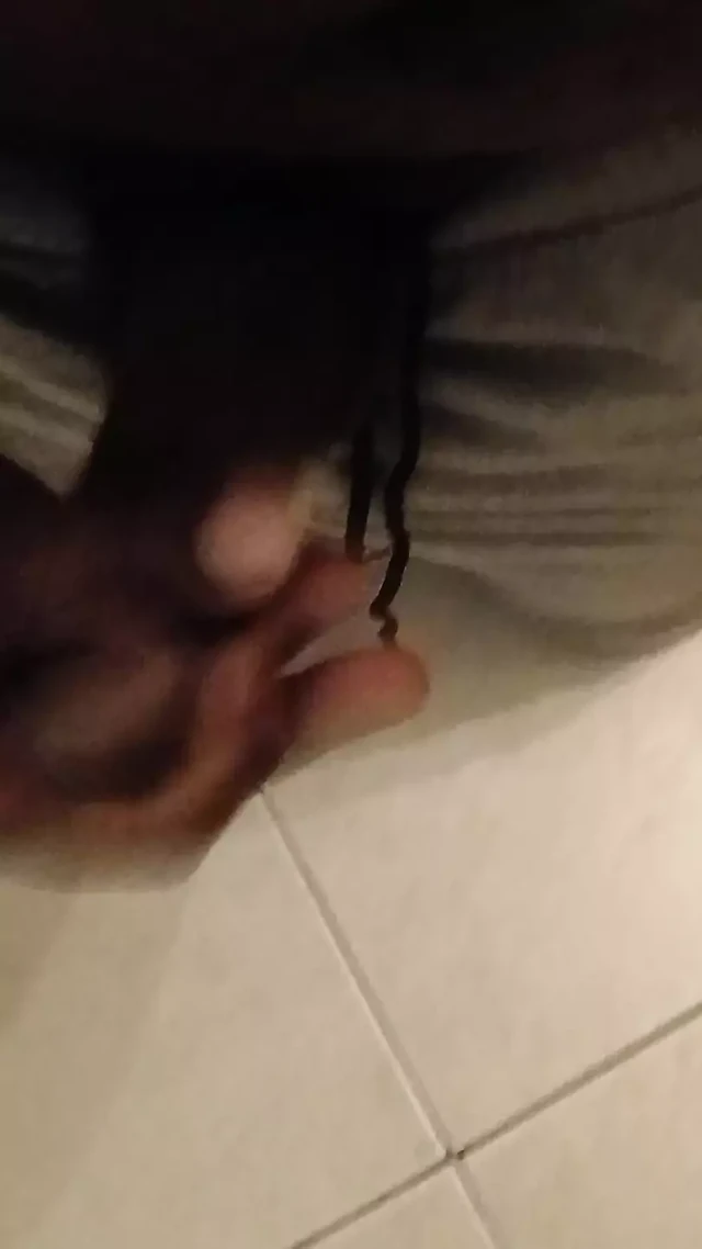 Jacking off in the bathroom and it felt great