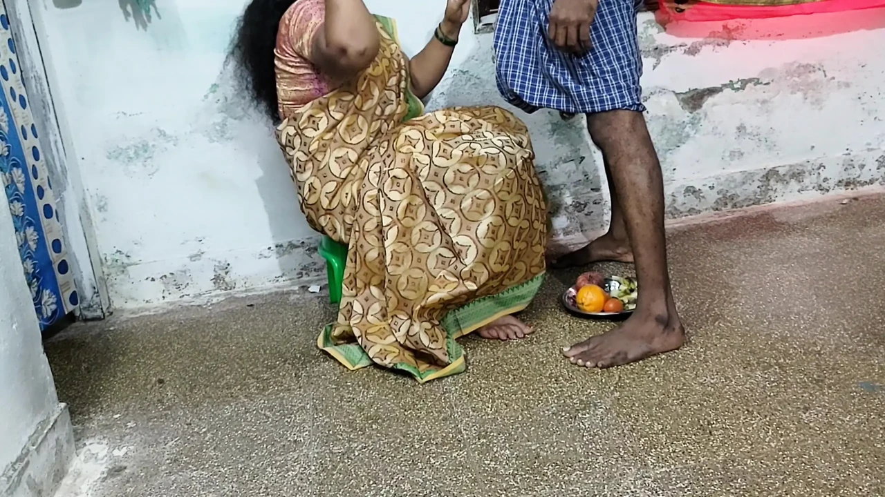 I had sex with my Indian aunt while she was eating fruits in the evening.