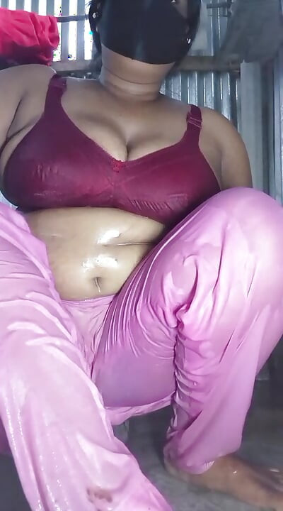 Javi mi kako je ispao moj video kupanja