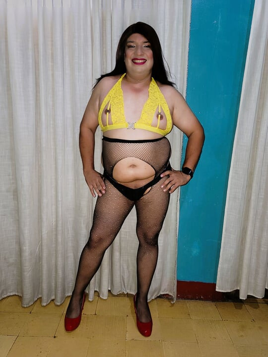 Chubby Crossdresser fucked by two big dildos