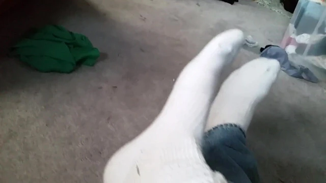 My hot feet (man)