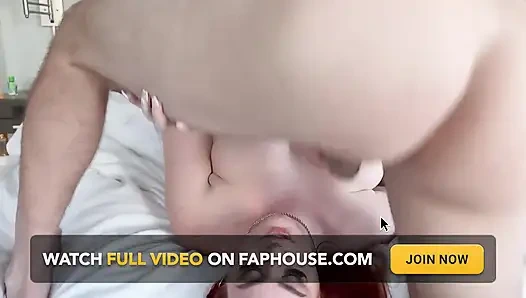 Abigaiil morris si cewek amazon super semok yang super semok ini punya banyak kontol! Kepala merah ini suka makan pantatku