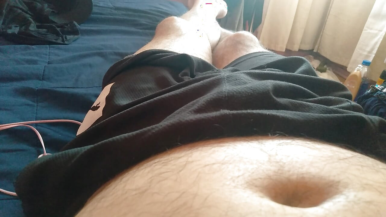 Um homem com um pau grosso fará sexo hardcore muito quente.