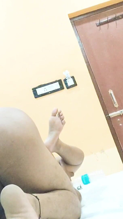 Indijska vrhunska djevojka misionarski stil seksa i žestoko pušenje, desi nevjerojatan misionarski stil chudai & land chusai, deshiangel | Isječak 1