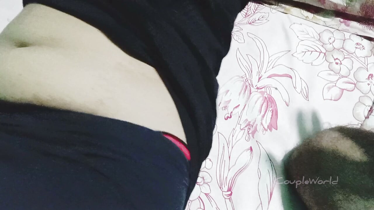 Hot Bhabhi Show her hot Boobs and pussy