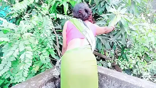 Mami Ki Lal Sari Dekh Ke Land Khada Hogya Hardcore Chudai with Mami