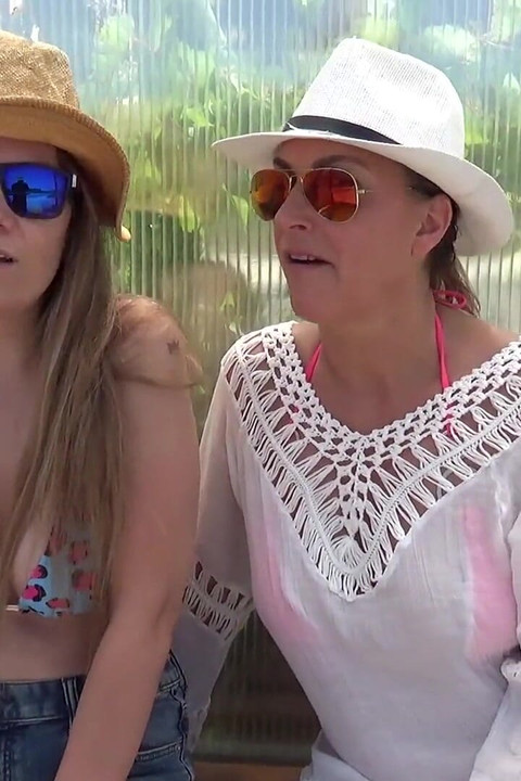 الثلاثي الساخن مع كاميرا بوف