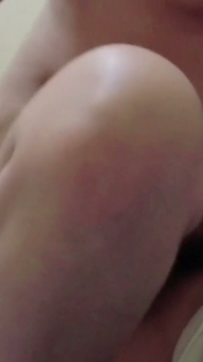 Latest Indonesian porn – Beautiful Chinese-Indonesian wife goes viral after entering the wrong house. | Clip 1