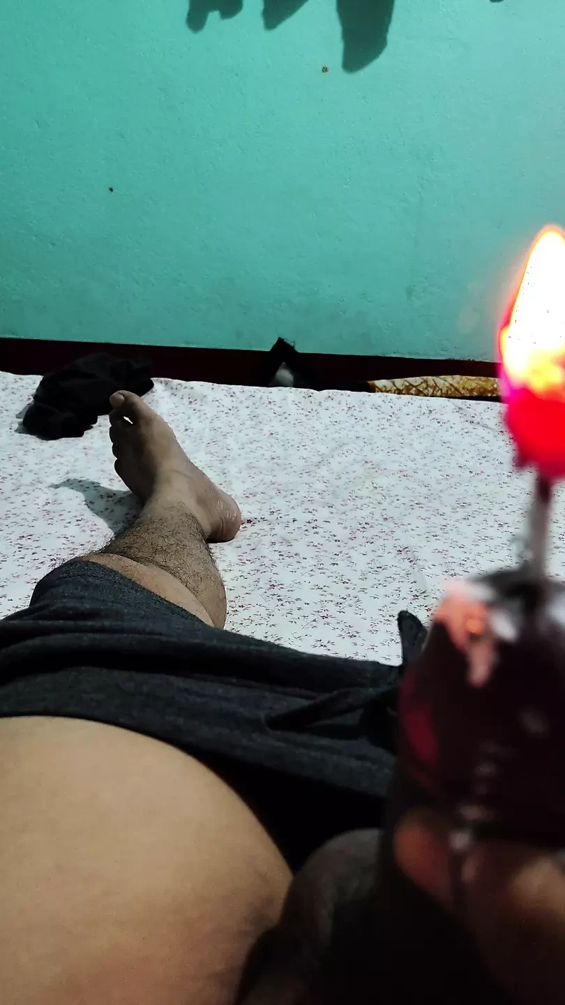 Feliz celebración de corridas con luz de velas