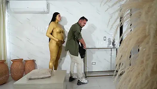 Museumsraub endet in heißem Fick mit goldenen Statuen