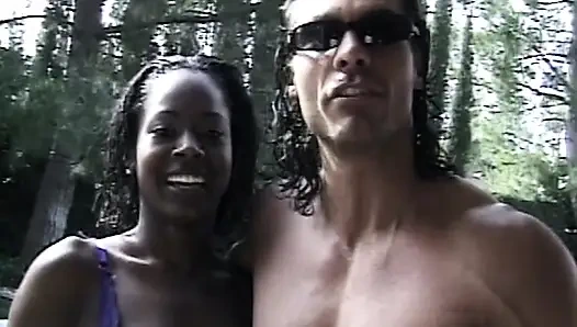 Interracial Sorority Bash – Heiße Partyaction