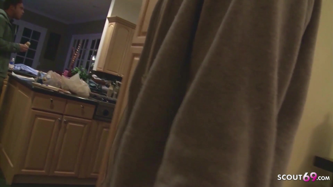 ピックアップキャスティングでファックする極端な毛深いマンコラティーナティーントーク