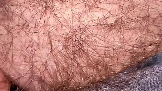 Külottan çıkan kasık kılları üzerine boşalmamı sağlıyor