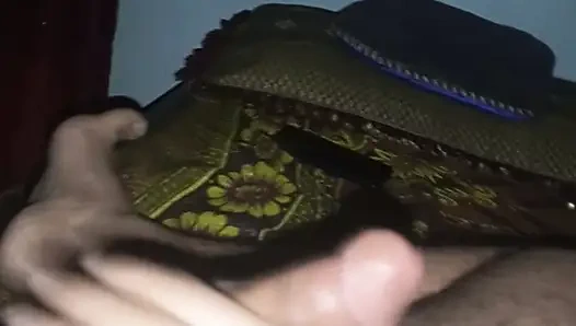 Sana si cewek hamil 8 bulan nyepong kontol pakai lingerie dan bra merah muda bagian 2