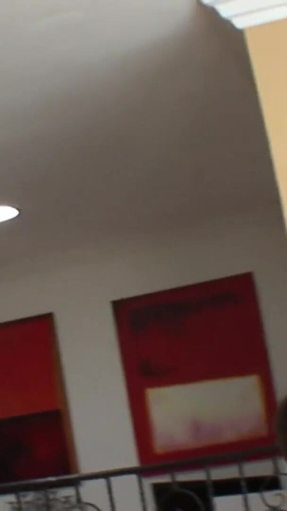 Zadivljujući trenutak iz "Moj očuh me jebe, a njegova cura to gleda"