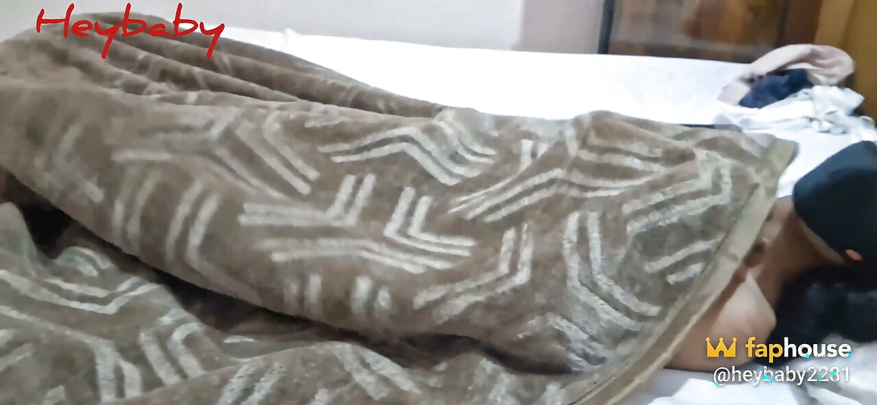 Sexy Přítelkyně Kouří a Šuká V Hotelovém Pokoji; Část 1
