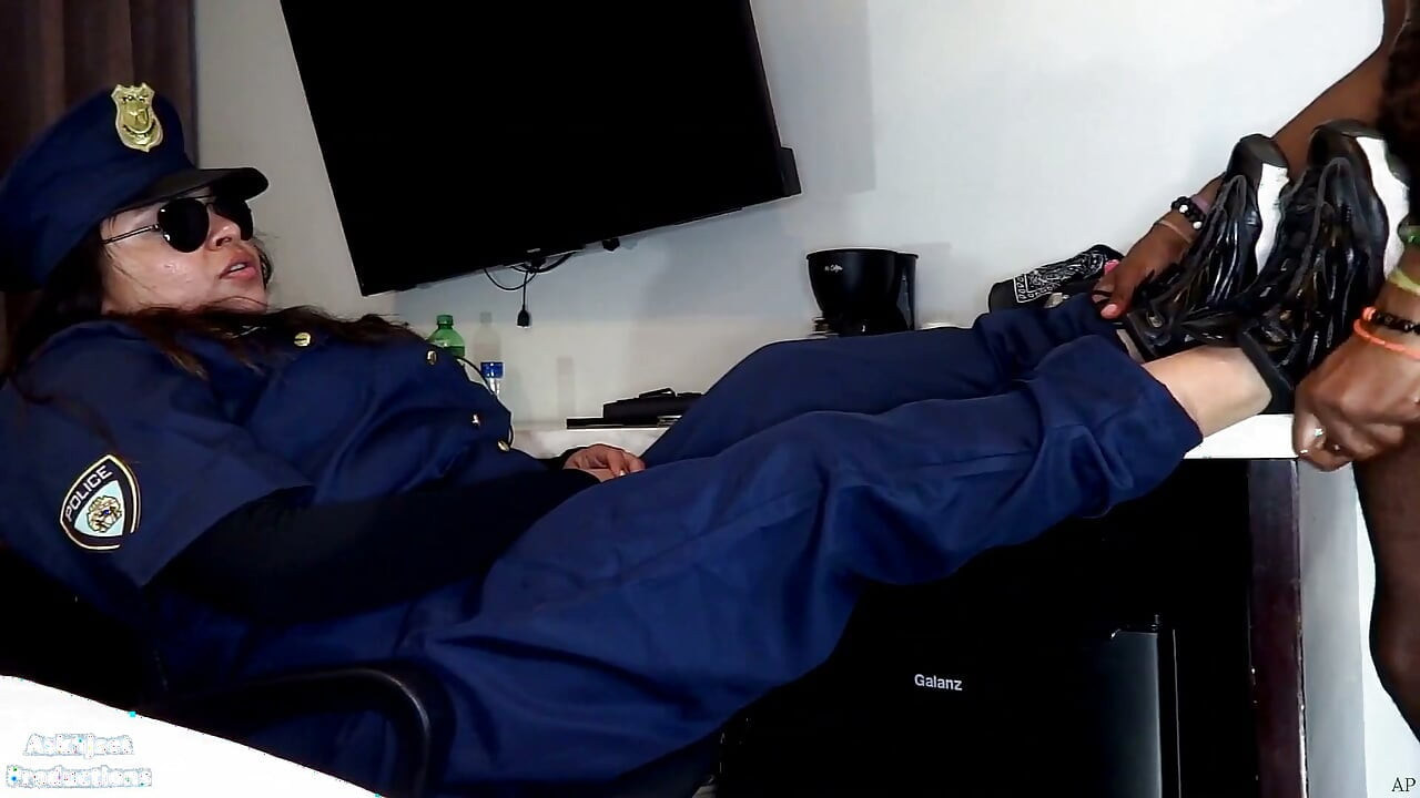 Freaky Latina Cop Wantz Black Thug Cum on Her Feet