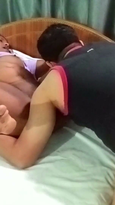 Indian Girlfriend Sonia Full Hot Romantic Sex In Tshirt and Shorts with Her Boyfriend | Clip 1