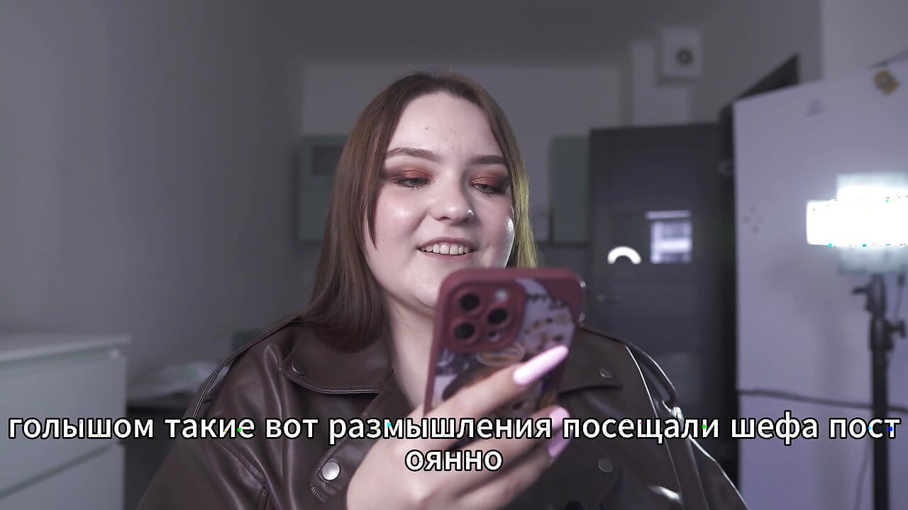 Poveste porno - Soția locotenentului se așează bucuroasă sub șef (rusoaică, muie, sex dur, încornorat)