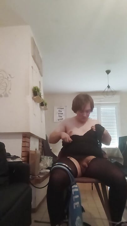 Self bondage, cumshot
