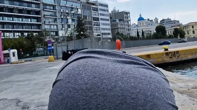 public flashing ass and pussy close up on bench