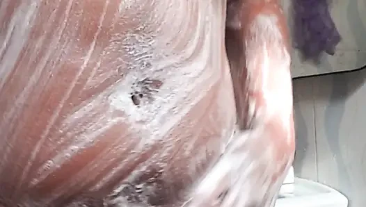 Mandi, pantat, memek, dan toket mandi