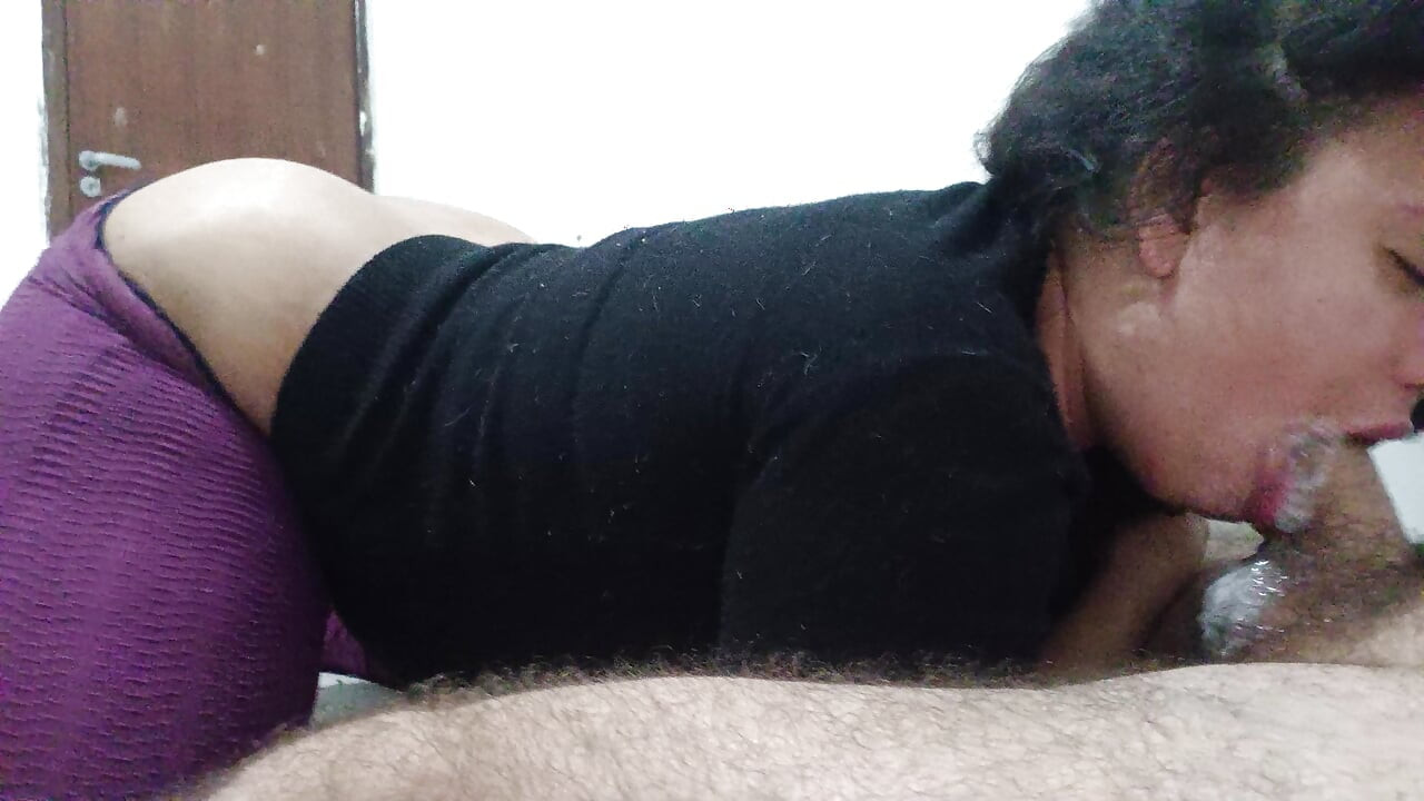 BLOWJOB GYM, DIA TIBA-TIBA HAUS BLOWJOB BASAH
